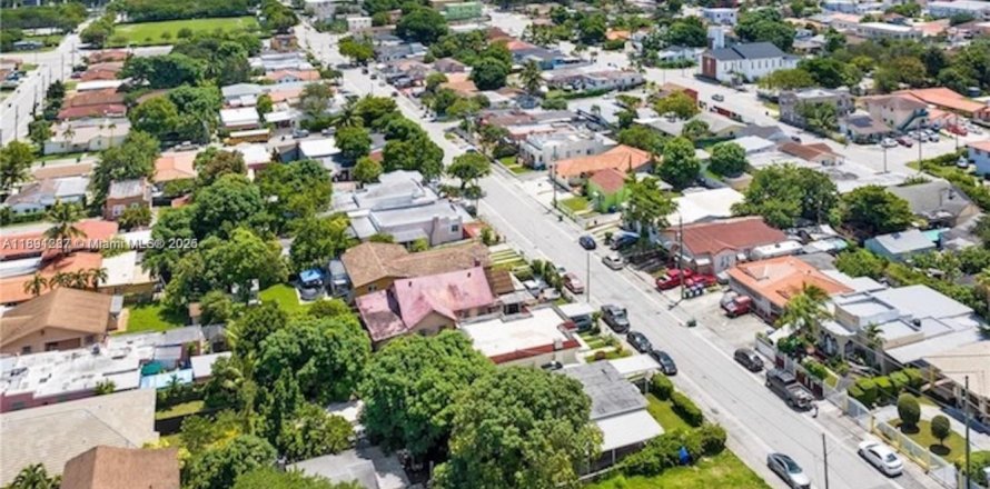 Terrain à Miami, Floride № 2088961