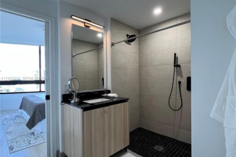 Condo in Miami, Florida, 1 bedroom  № 1994553 - photo 23