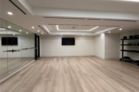 Condo in Miami, Florida, 1 bedroom  № 1994553 - photo 12