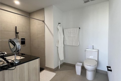 Condo in Miami, Florida, 1 bedroom  № 1994553 - photo 22