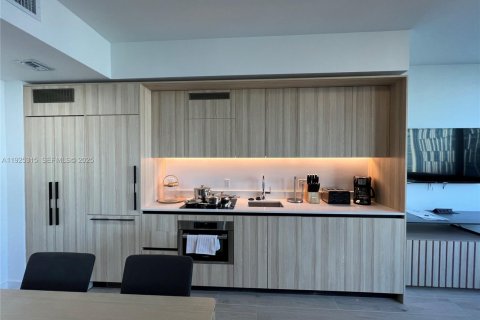 Condo in Miami, Florida, 1 bedroom  № 1994553 - photo 19