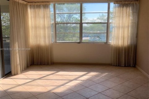 Condominio en venta en Pembroke Pines, Florida, 2 dormitorios № 1984711 - foto 18