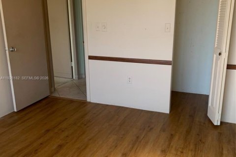 Condominio en venta en Pembroke Pines, Florida, 2 dormitorios № 1984711 - foto 22