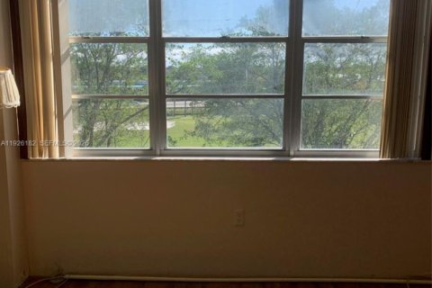 Condominio en venta en Pembroke Pines, Florida, 2 dormitorios № 1984711 - foto 24