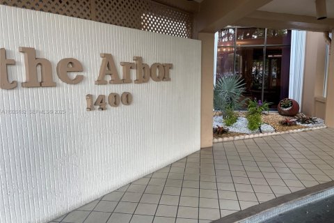 Condominio en venta en Pembroke Pines, Florida, 2 dormitorios № 1984711 - foto 3