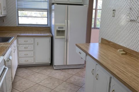 Condominio en venta en Pembroke Pines, Florida, 2 dormitorios № 1984711 - foto 17