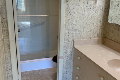 Condominio en venta en Pembroke Pines, Florida, 2 dormitorios № 1984711 - foto 30