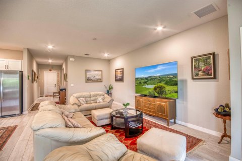 House in Jensen Beach, Florida 4 bedrooms, 188.87 sq.m. № 2251166 - photo 5