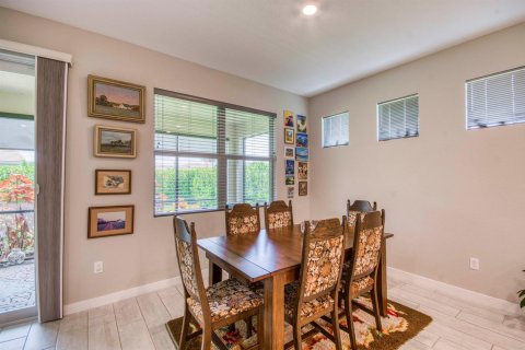 House in Jensen Beach, Florida 4 bedrooms, 188.87 sq.m. № 2251166 - photo 10
