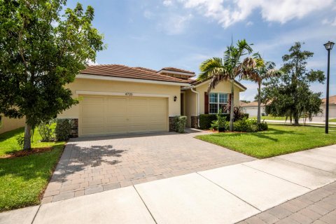 House in Jensen Beach, Florida 4 bedrooms, 188.87 sq.m. № 2251166 - photo 27