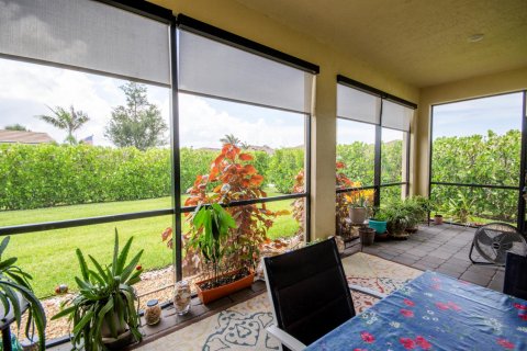 House in Jensen Beach, Florida 4 bedrooms, 188.87 sq.m. № 2251166 - photo 24