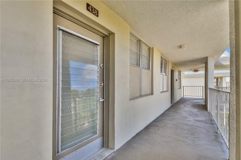 Снять в аренду кондоминиум в Лодердейл-Лейкс, Флорида 2 спальни, 89.19м2, № 2006416 - фото 22