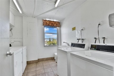 Снять в аренду кондоминиум в Лодердейл-Лейкс, Флорида 2 спальни, 89.19м2, № 2006416 - фото 21