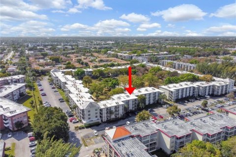 Снять в аренду кондоминиум в Лодердейл-Лейкс, Флорида 2 спальни, 89.19м2, № 2006416 - фото 20