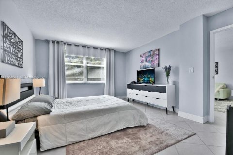 Снять в аренду кондоминиум в Лодердейл-Лейкс, Флорида 2 спальни, 89.19м2, № 2006416 - фото 13