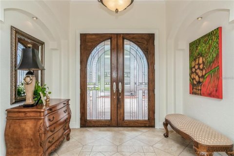 House in Treasure Island, Florida 4 bedrooms, 473.43 sq.m. № 1616396 - photo 5