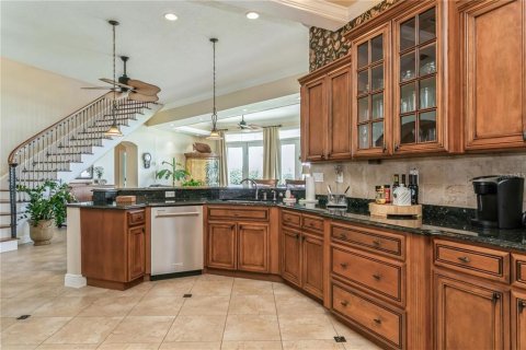 House in Treasure Island, Florida 4 bedrooms, 473.43 sq.m. № 1616396 - photo 18
