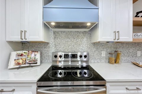 Casa en venta en Palm Harbor, Florida, 5 dormitorios, 268.77 m2 № 1547132 - foto 26