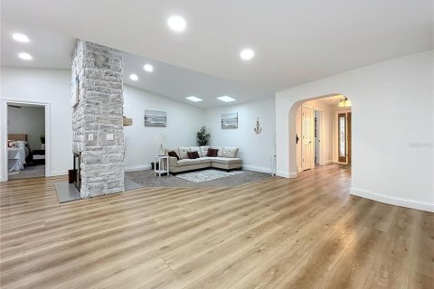 Casa en venta en Palm Harbor, Florida, 5 dormitorios, 268.77 m2 № 1547132 - foto 20