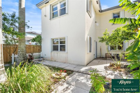 Casa en venta en Homestead, Florida, 5 dormitorios, 250.19 m2 № 1764839 - foto 18