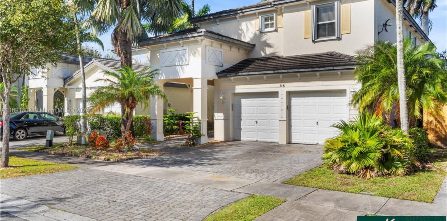 Casa en Homestead, Florida 5 dormitorios, 250.19 m2 № 1764839