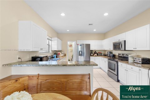Casa en venta en Homestead, Florida, 5 dormitorios, 250.19 m2 № 1764839 - foto 3
