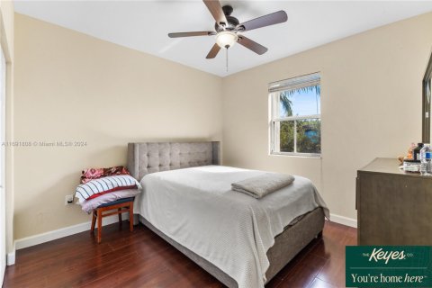 Casa en venta en Homestead, Florida, 5 dormitorios, 250.19 m2 № 1764839 - foto 25