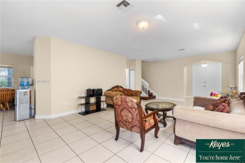 Casa en venta en Homestead, Florida, 5 dormitorios, 250.19 m2 № 1764839 - foto 11