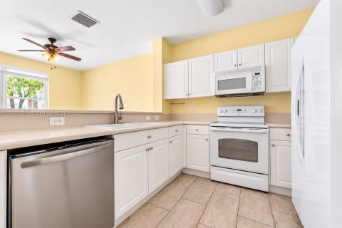 Condominio en alquiler en Homestead, Florida, 3 dormitorios, 106.93 m2 № 2418051 - foto 3