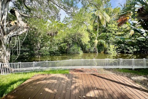 Villa ou maison à louer à Fort Lauderdale, Floride: 2 chambres, 135.45 m2 № 1921275 - photo 25
