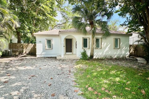 Villa ou maison à louer à Fort Lauderdale, Floride: 2 chambres, 135.45 m2 № 1921275 - photo 2