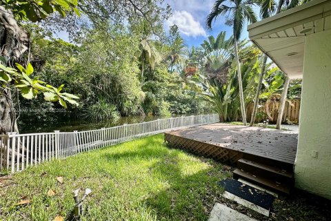 Villa ou maison à louer à Fort Lauderdale, Floride: 2 chambres, 135.45 m2 № 1921275 - photo 24