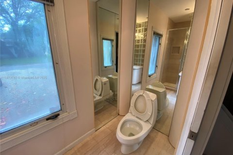 Villa ou maison à louer à Fort Lauderdale, Floride: 2 chambres, 135.45 m2 № 1921275 - photo 19