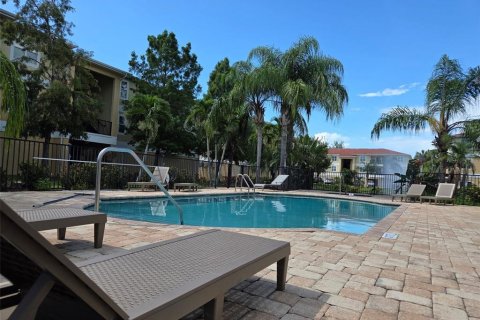 Condo in New Port Richey, Florida, 2 bedrooms  № 2337446 - photo 2
