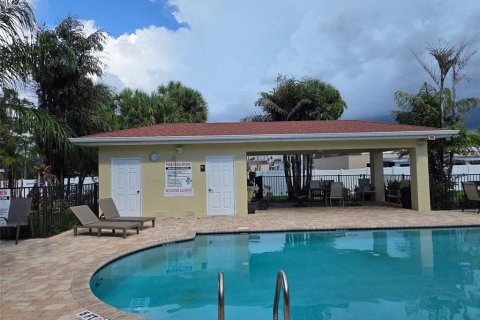 Condo in New Port Richey, Florida, 2 bedrooms  № 2337446 - photo 21
