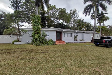 House in Miami, Florida 1 bedroom, 166.3 sq.m. № 2003297