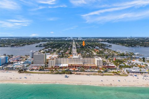 Villa ou maison à louer à Hollywood, Floride: 4 chambres, 244.33 m2 № 1707206 - photo 4