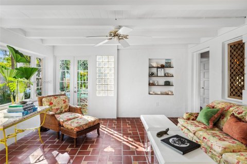 Villa ou maison à louer à Hollywood, Floride: 4 chambres, 244.33 m2 № 1707206 - photo 15