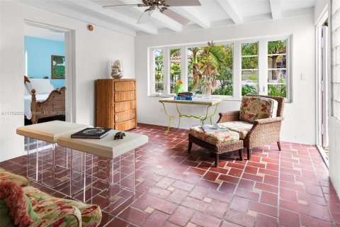 Villa ou maison à louer à Hollywood, Floride: 4 chambres, 244.33 m2 № 1707206 - photo 16