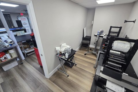 Commercial property in Margate, Florida № 2025615 - photo 14