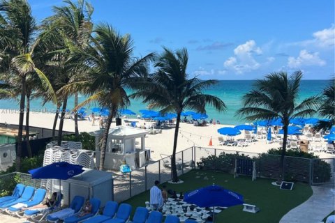 Купить кондоминиум в Санни-Айлс-Бич, Флорида 1 спальня, 63.92м2, № 1999813 - фото 14