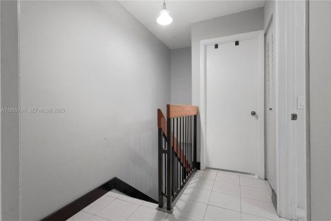 Adosado en venta en Miami, Florida, 2 dormitorios, 84.91 m2 № 1993961 - foto 13