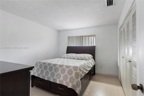 Adosado en venta en Miami, Florida, 2 dormitorios, 84.91 m2 № 1993961 - foto 16