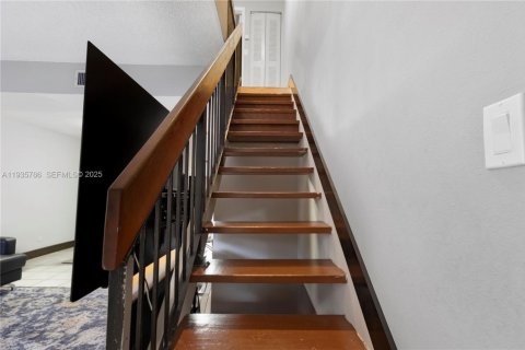 Adosado en venta en Miami, Florida, 2 dormitorios, 84.91 m2 № 1993961 - foto 12