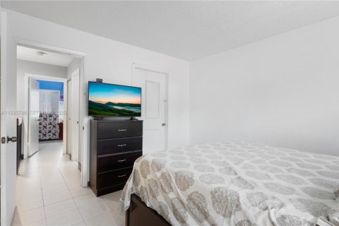 Adosado en venta en Miami, Florida, 2 dormitorios, 84.91 m2 № 1993961 - foto 17