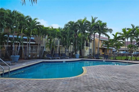 Adosado en venta en Miami, Florida, 2 dormitorios, 84.91 m2 № 1993961 - foto 20