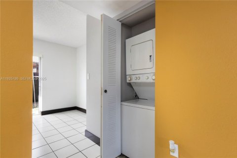 Adosado en venta en Miami, Florida, 2 dormitorios, 84.91 m2 № 1993961 - foto 7