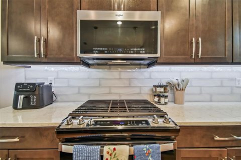 Townhouse in Celebration, Florida 3 bedrooms, 152.17 sq.m. № 2377651 - photo 13