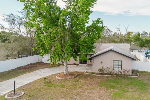 Casa en venta en Spring Hill, Florida, 3 dormitorios, 133.04 m2 № 1734597 - foto 2