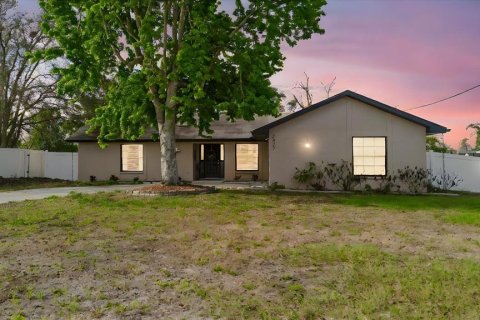Casa en venta en Spring Hill, Florida, 3 dormitorios, 133.04 m2 № 1734597 - foto 1